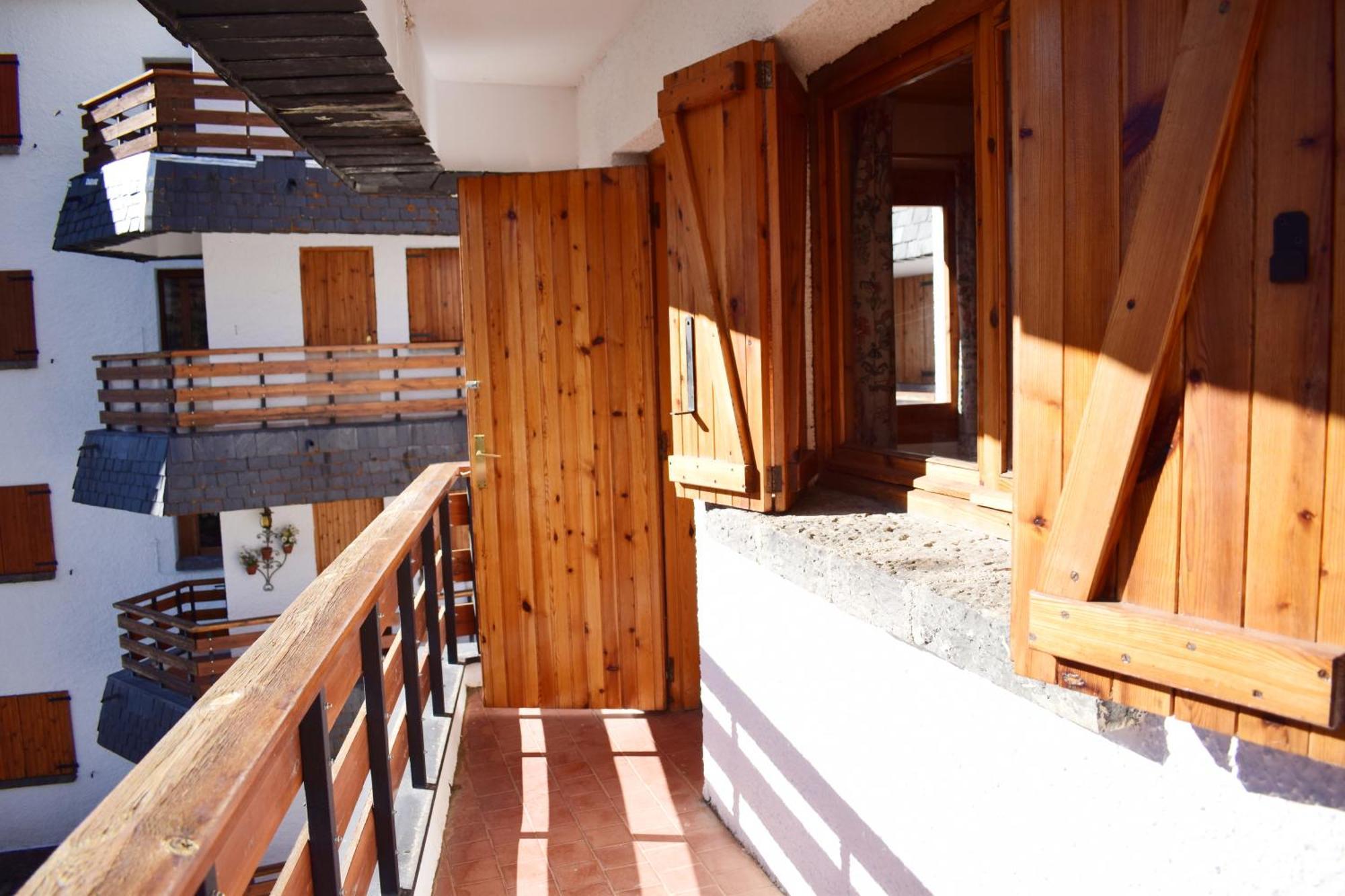 Saliecho Acogedor Apartamento Jardin Y Piscina Sallent De Gallego Exterior photo